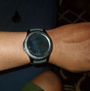 Samsung gear 3 frontier smart watch